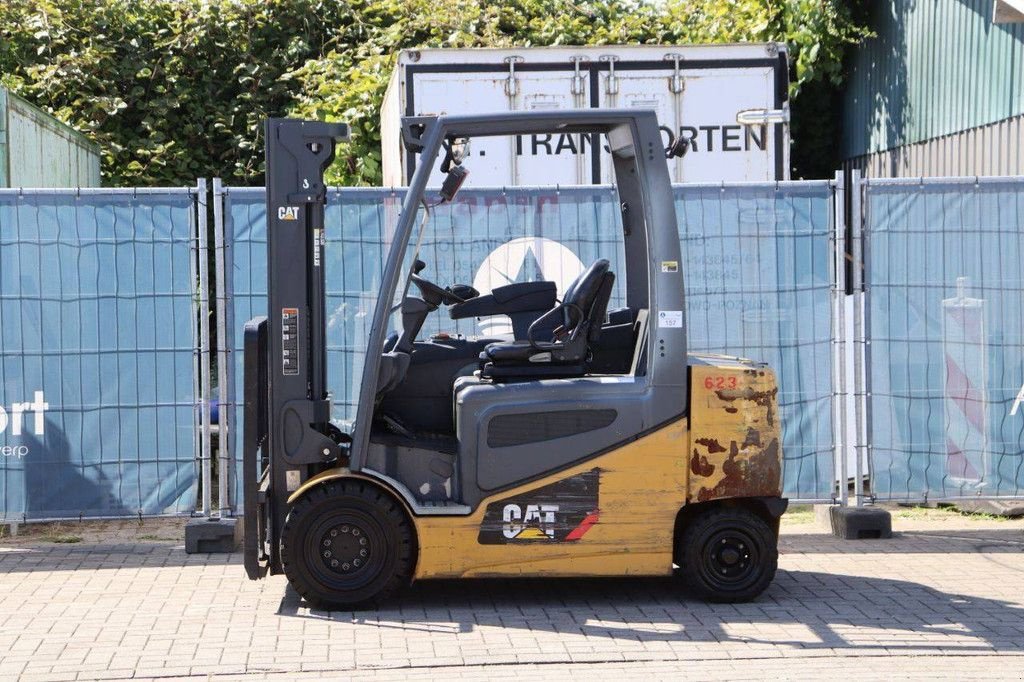 Frontstapler a típus Caterpillar 2EP500, Gebrauchtmaschine ekkor: Antwerpen (Kép 2)