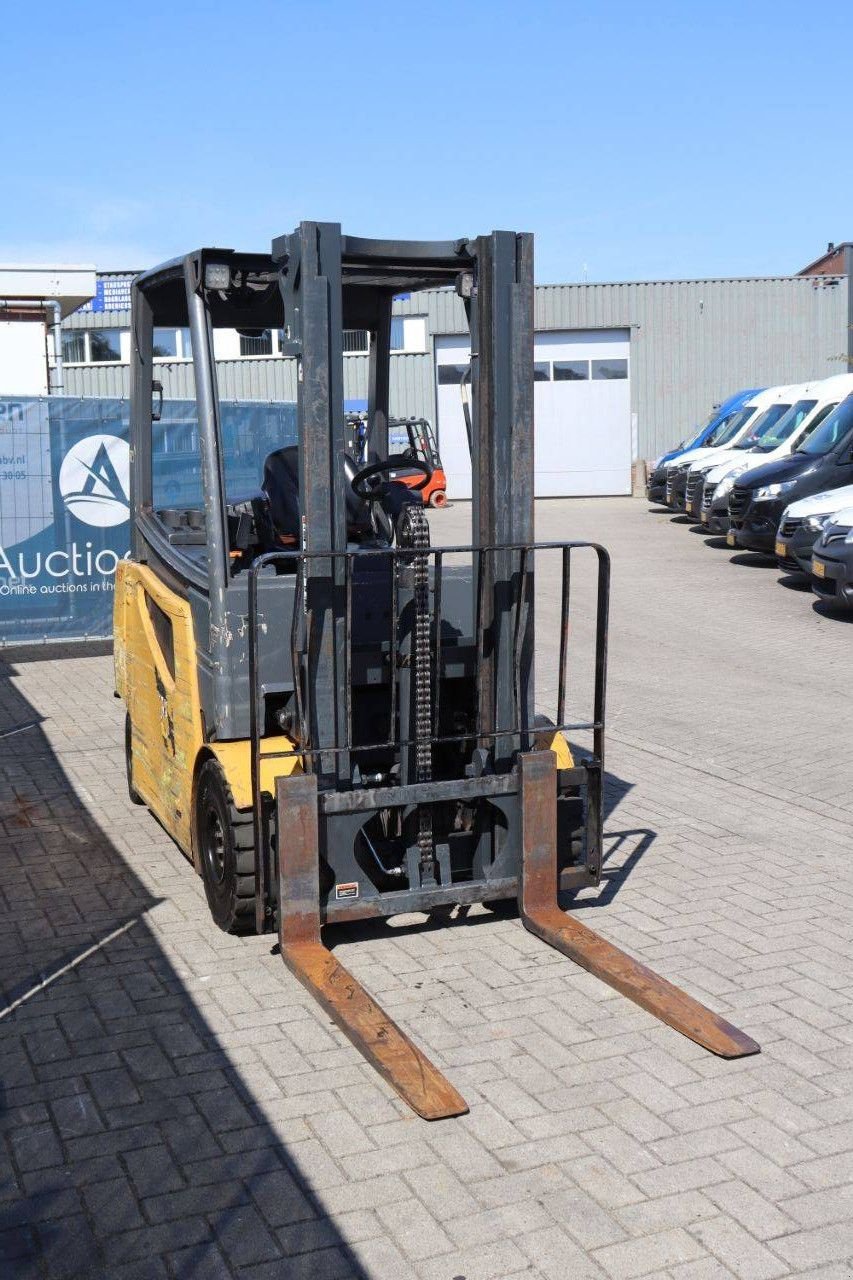 Frontstapler Türe ait Caterpillar 2EP5000, Gebrauchtmaschine içinde Antwerpen (resim 8)