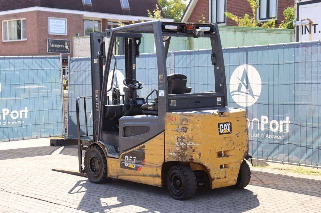 Frontstapler Türe ait Caterpillar 2EP5000, Gebrauchtmaschine içinde Antwerpen (resim 4)