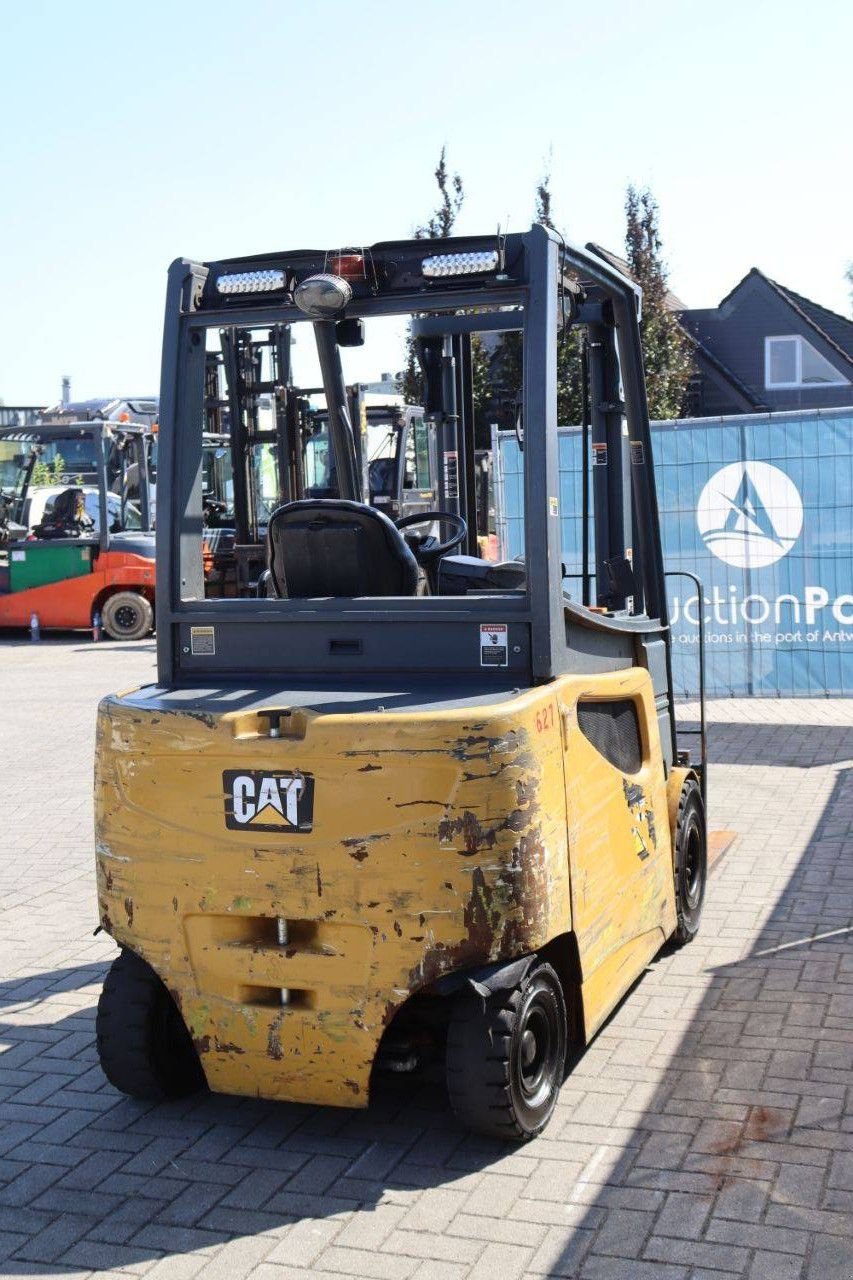 Frontstapler Türe ait Caterpillar 2EP5000, Gebrauchtmaschine içinde Antwerpen (resim 7)