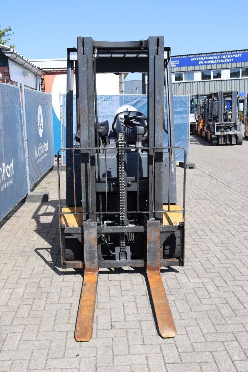 Frontstapler du type Caterpillar 2EP5000, Gebrauchtmaschine en Antwerpen (Photo 10)