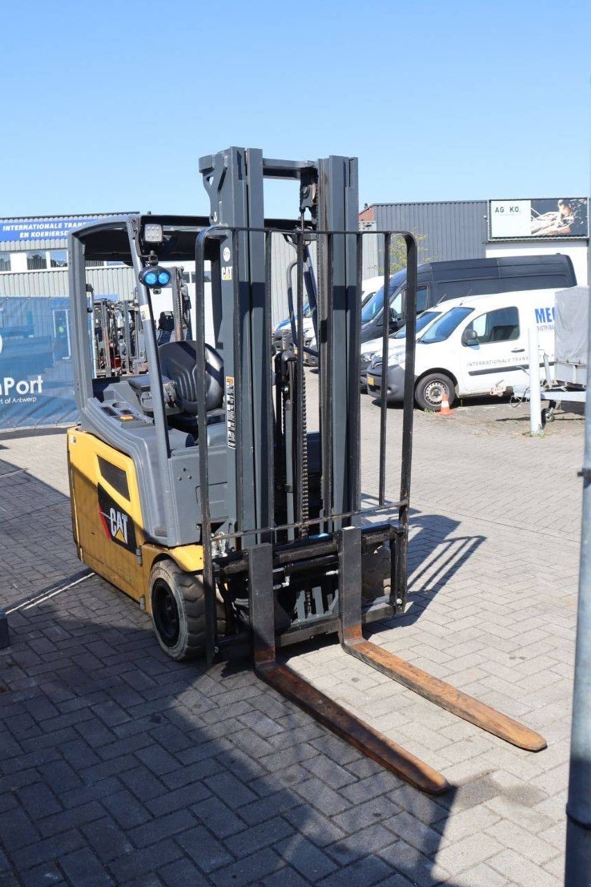 Frontstapler typu Caterpillar 2ET4000, Gebrauchtmaschine w Antwerpen (Zdjęcie 8)