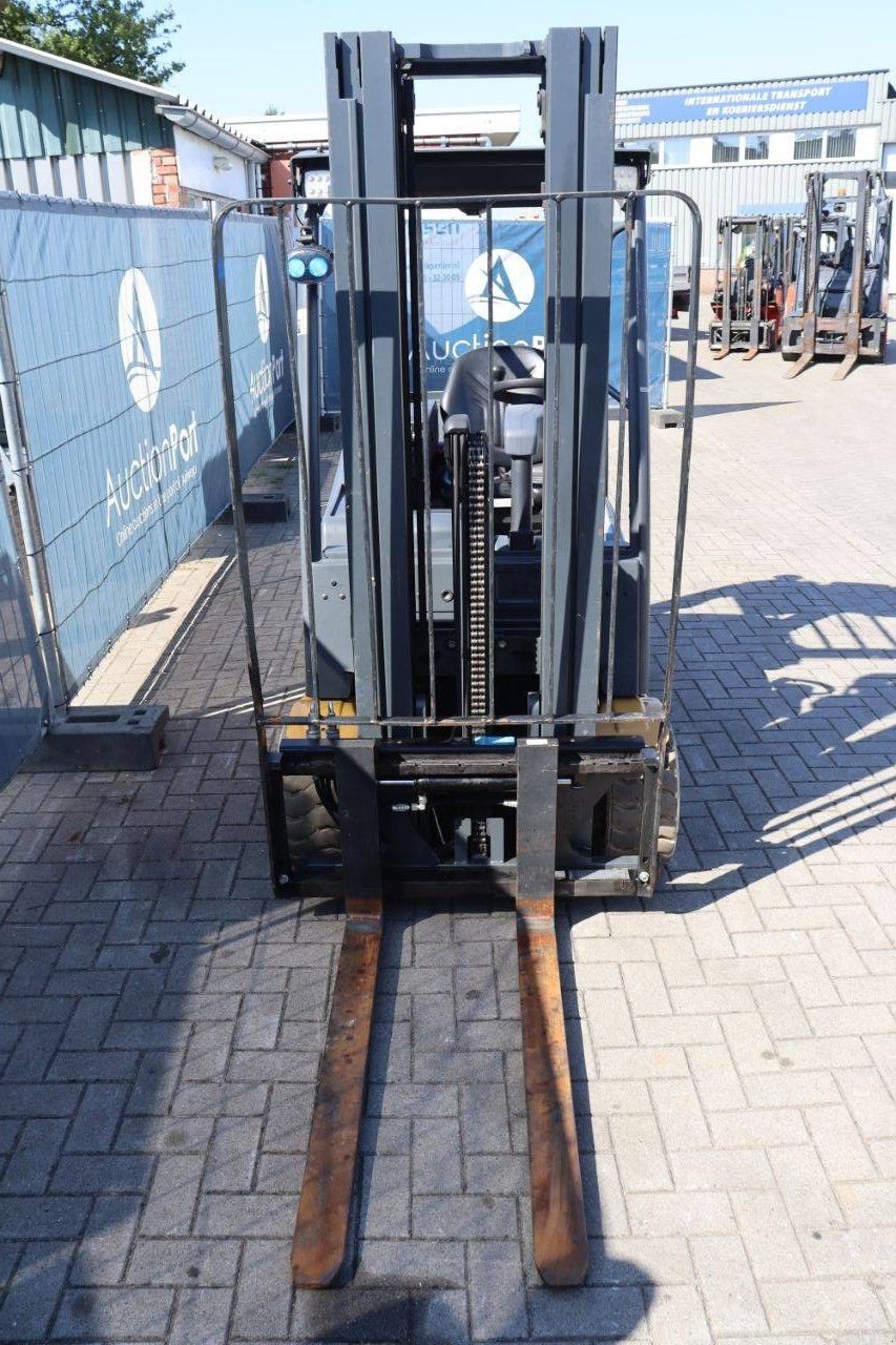 Frontstapler typu Caterpillar 2ET4000, Gebrauchtmaschine w Antwerpen (Zdjęcie 9)