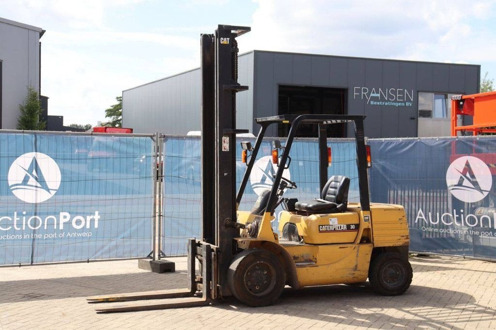 Frontstapler of the type Caterpillar DP30, Gebrauchtmaschine in Antwerpen (Picture 10)