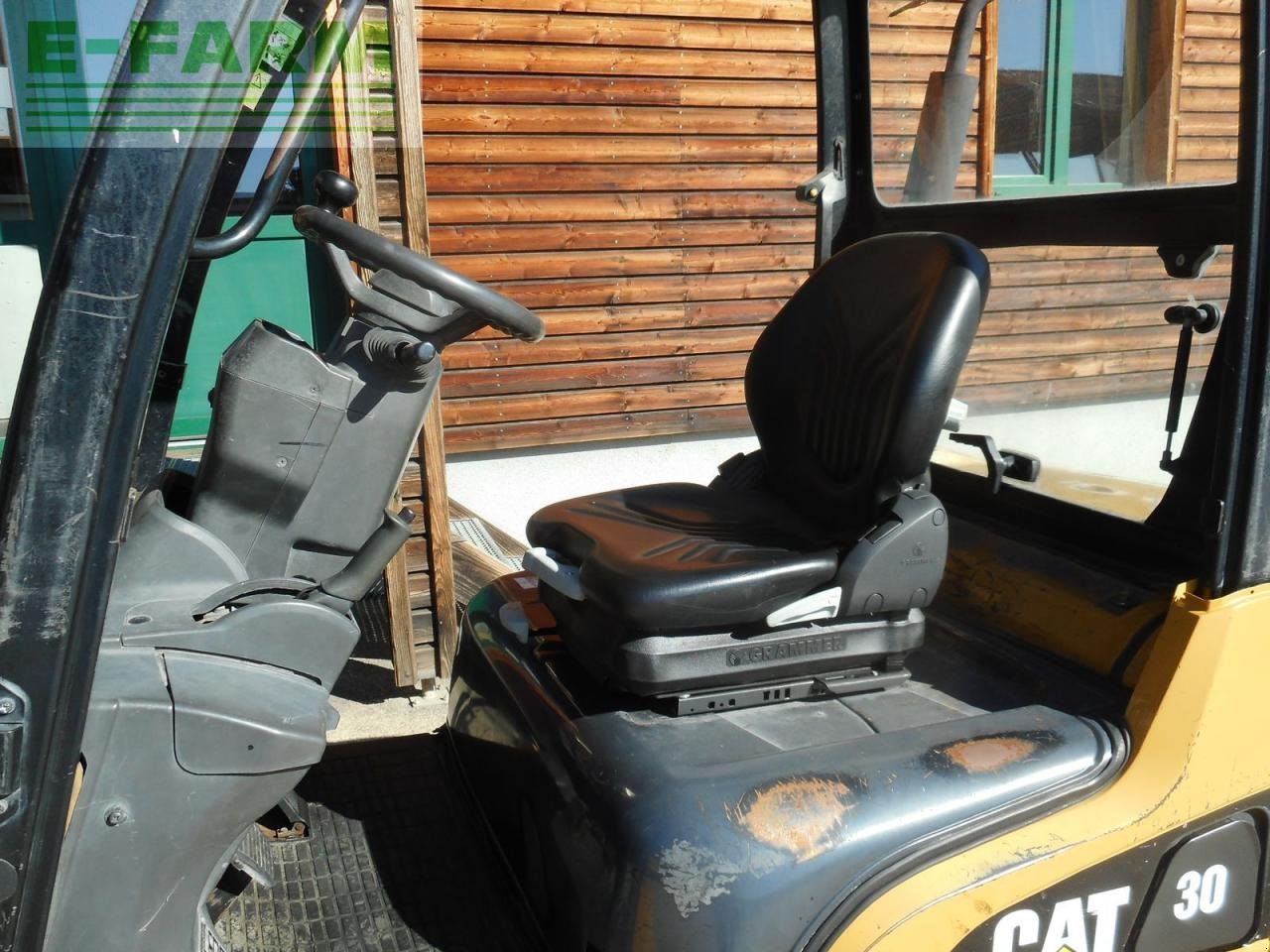 Frontstapler des Typs Caterpillar dp30n triplex 5,97 meter + ss + ls + halbkab., Gebrauchtmaschine in ST. NIKOLAI/DR. (Bild 8)