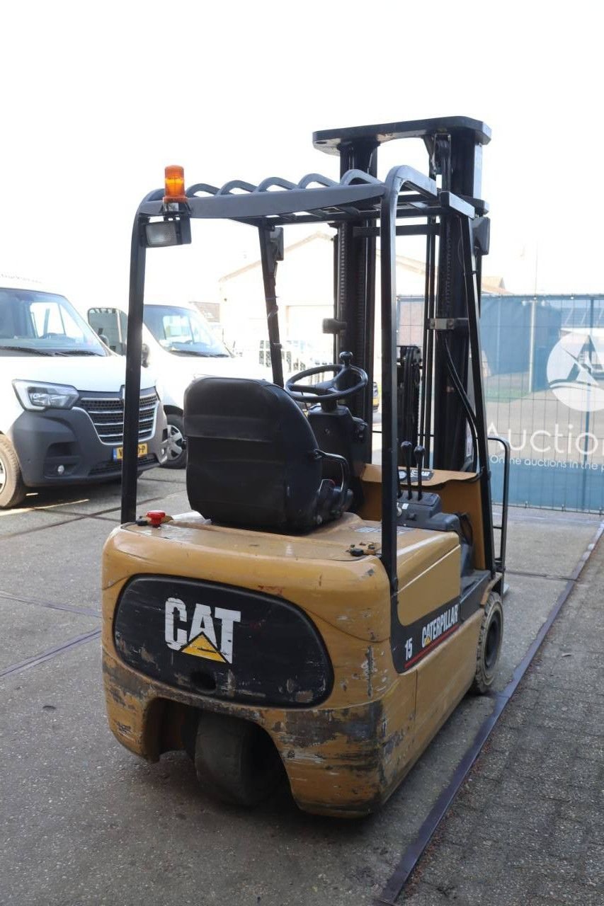 Frontstapler типа Caterpillar EP15KRT, Gebrauchtmaschine в Antwerpen (Фотография 7)