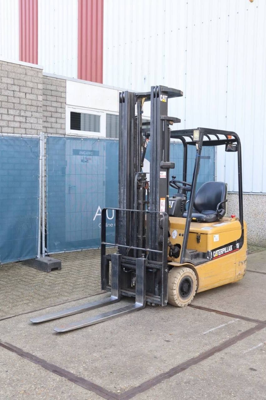 Frontstapler типа Caterpillar EP15KRT, Gebrauchtmaschine в Antwerpen (Фотография 10)