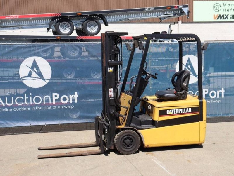 Frontstapler des Typs Caterpillar EP16KT, Gebrauchtmaschine in Antwerpen (Bild 1)