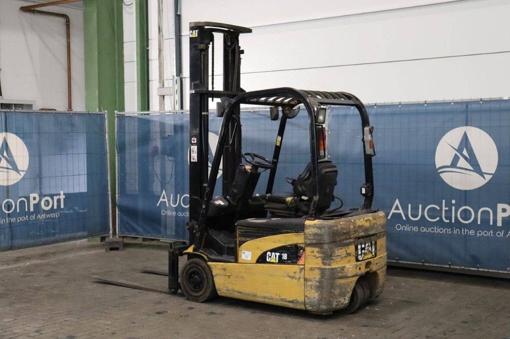 Frontstapler van het type Caterpillar EP18NT-48E, Gebrauchtmaschine in Antwerpen (Foto 3)