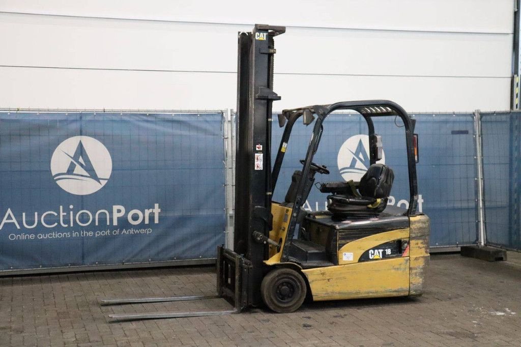 Frontstapler van het type Caterpillar EP18NT-48E, Gebrauchtmaschine in Antwerpen (Foto 10)