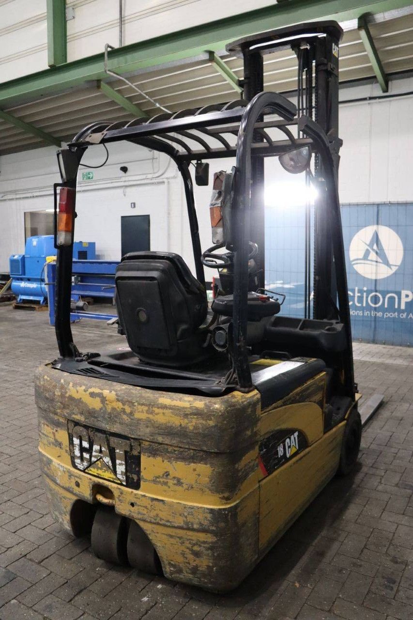 Frontstapler del tipo Caterpillar EP18NT-48E, Gebrauchtmaschine en Antwerpen (Imagen 7)