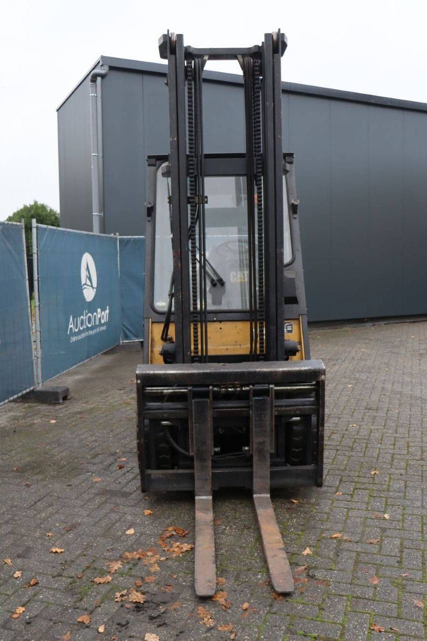 Frontstapler typu Caterpillar EP30K, Gebrauchtmaschine w Antwerpen (Zdjęcie 9)