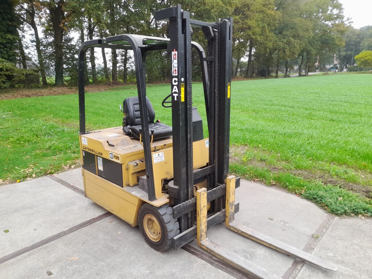 Frontstapler of the type Caterpillar F25, Gebrauchtmaschine in Veenendaal (Picture 2)