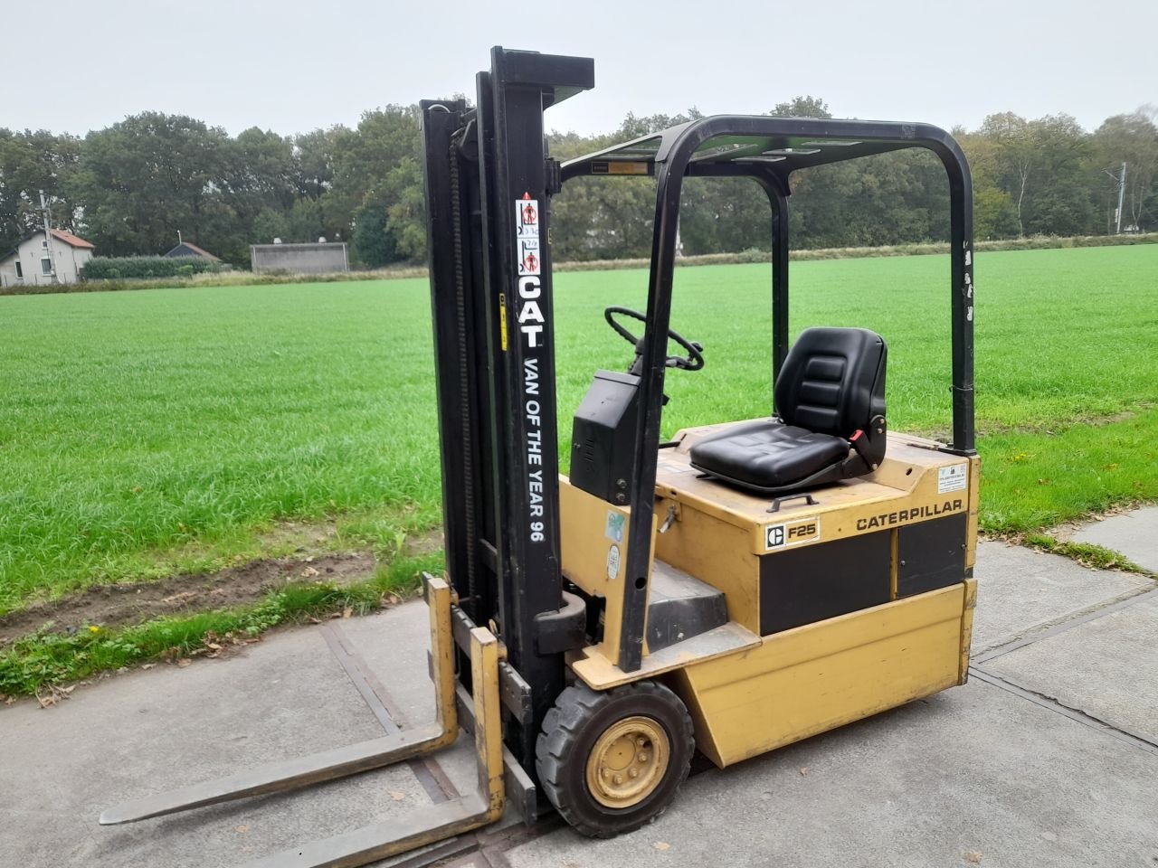 Frontstapler of the type Caterpillar F25, Gebrauchtmaschine in Veenendaal (Picture 3)