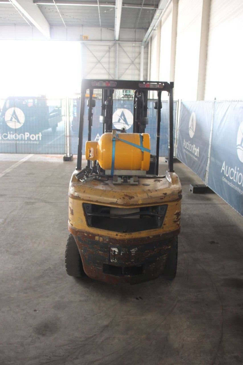 Frontstapler typu Caterpillar GP30NT, Gebrauchtmaschine v Antwerpen (Obrázok 4)