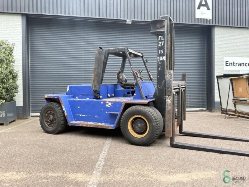 Frontstapler типа Caterpillar V 330 C, Gebrauchtmaschine в Wijchen (Фотография 1)