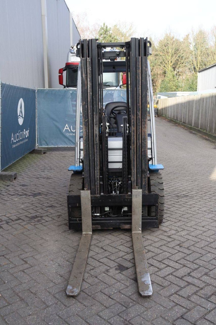 Frontstapler typu Cesab M325, Gebrauchtmaschine w Antwerpen (Zdjęcie 9)