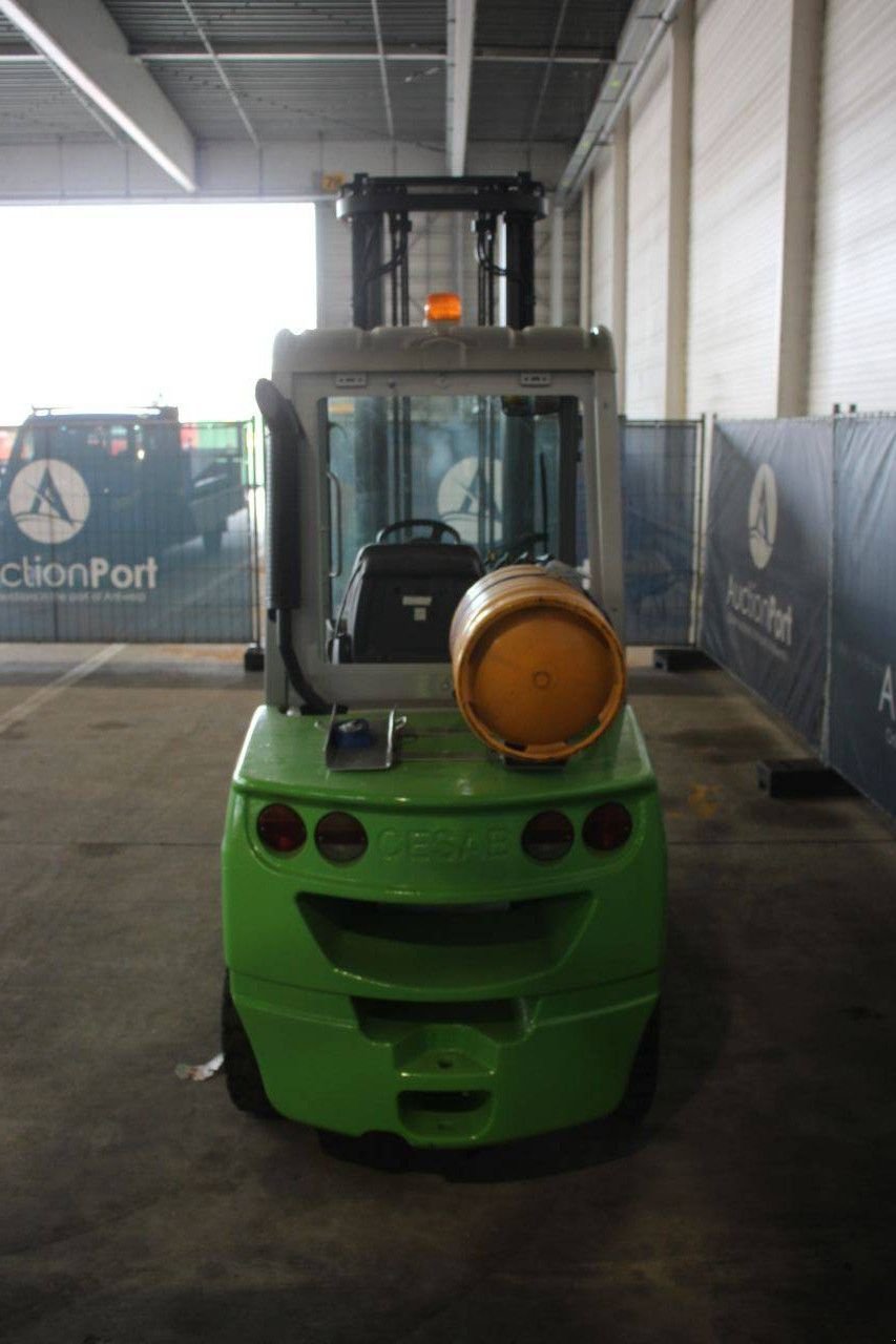 Frontstapler типа Cesab M335G, Gebrauchtmaschine в Antwerpen (Фотография 4)
