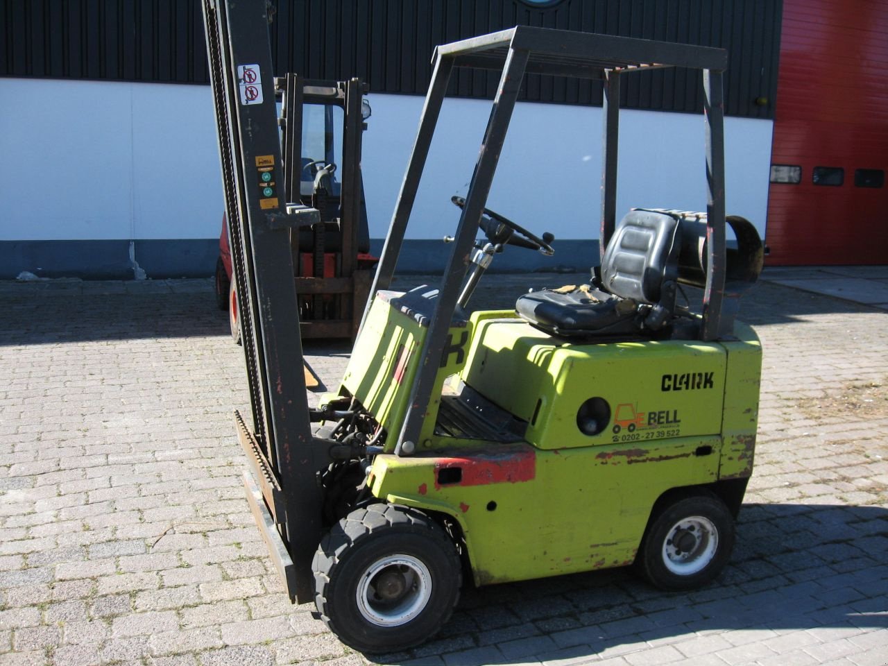 Frontstapler of the type Clark -, Gebrauchtmaschine in Oldenzaal (Picture 1)
