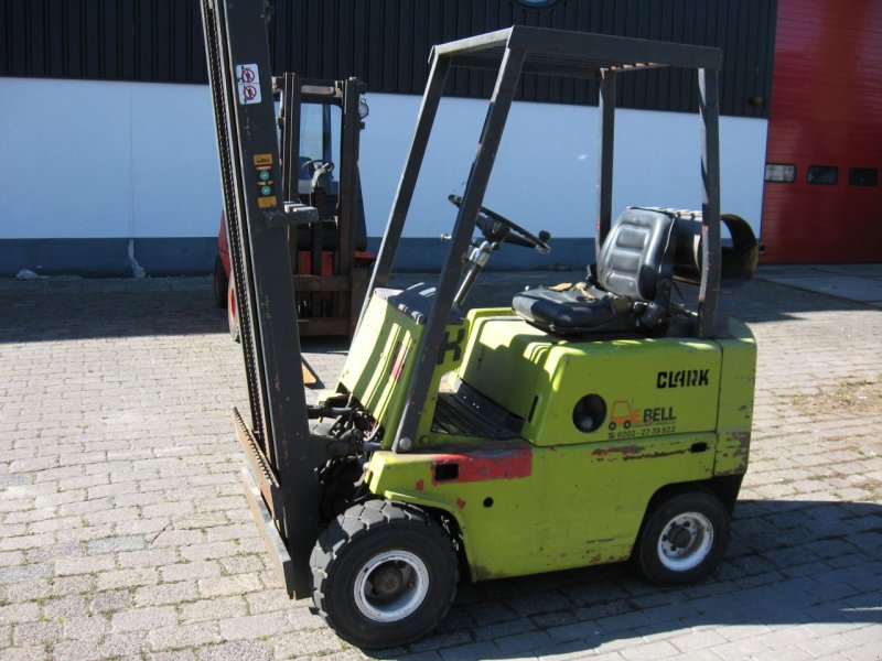 Frontstapler typu Clark -, Gebrauchtmaschine v Oldenzaal (Obrázek 1)