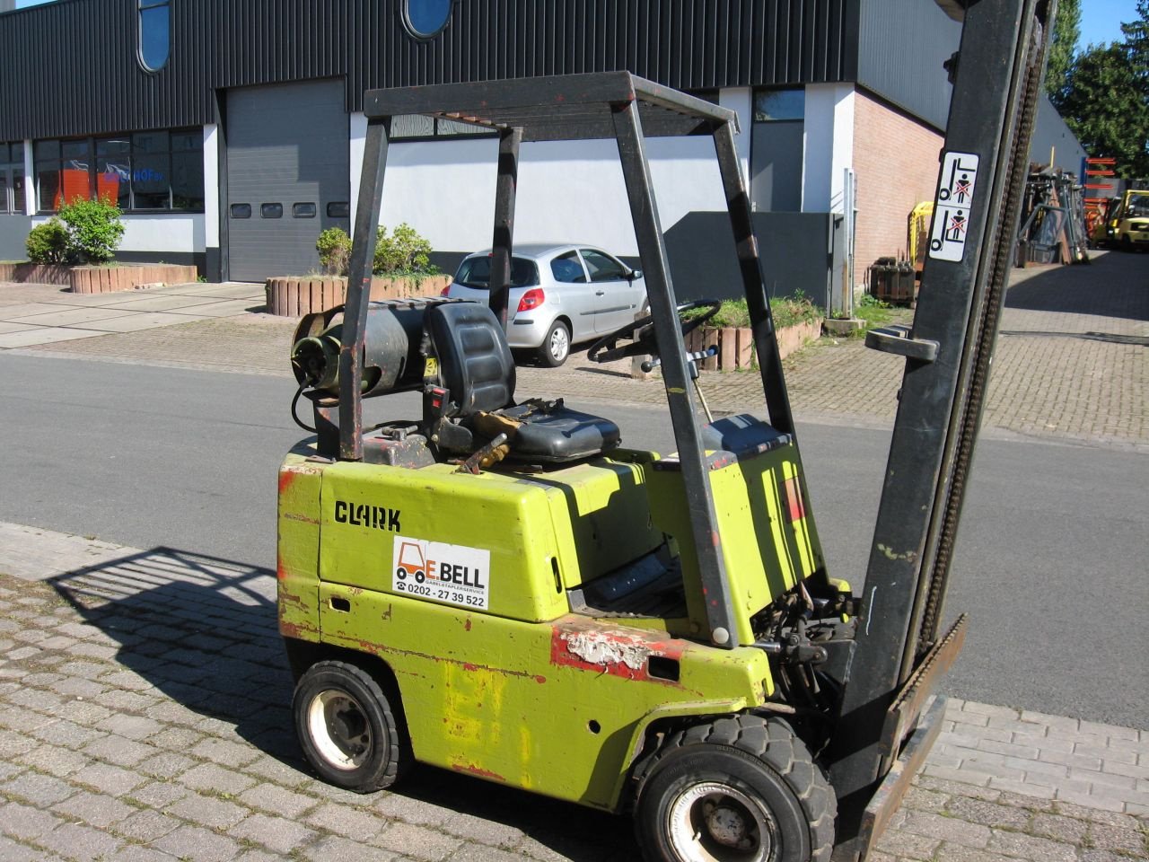 Frontstapler of the type Clark -, Gebrauchtmaschine in Oldenzaal (Picture 3)