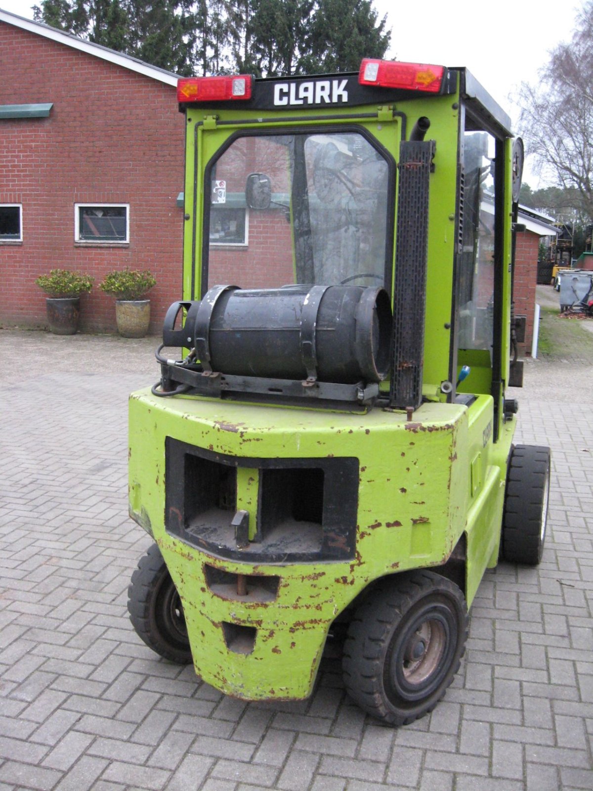 Frontstapler типа Clark -, Gebrauchtmaschine в Oldenzaal (Фотография 4)