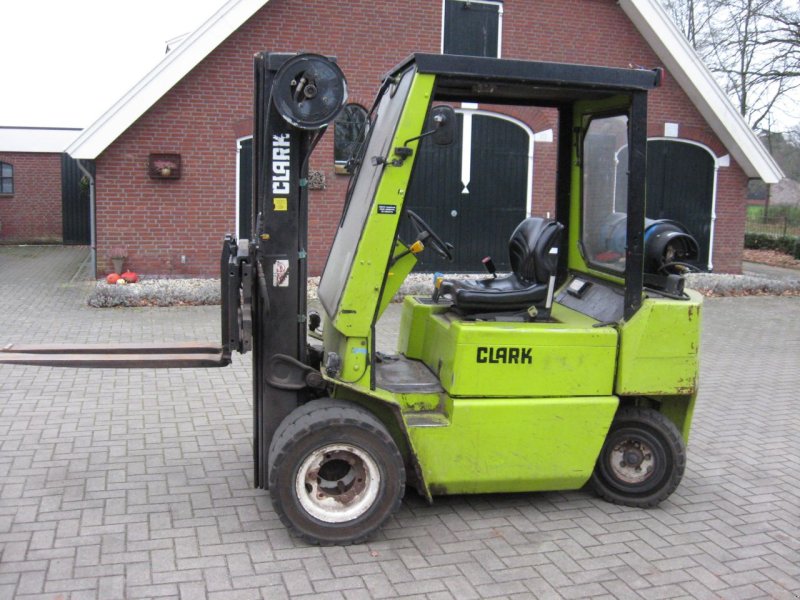 Frontstapler van het type Clark -, Gebrauchtmaschine in Oldenzaal (Foto 1)