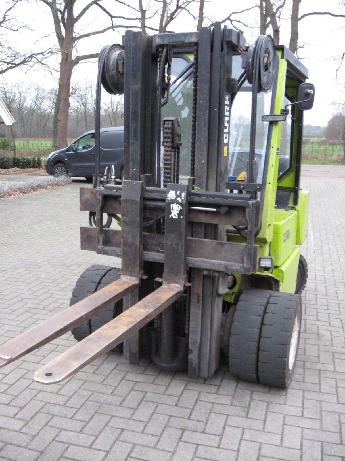 Frontstapler типа Clark -, Gebrauchtmaschine в Oldenzaal (Фотография 2)