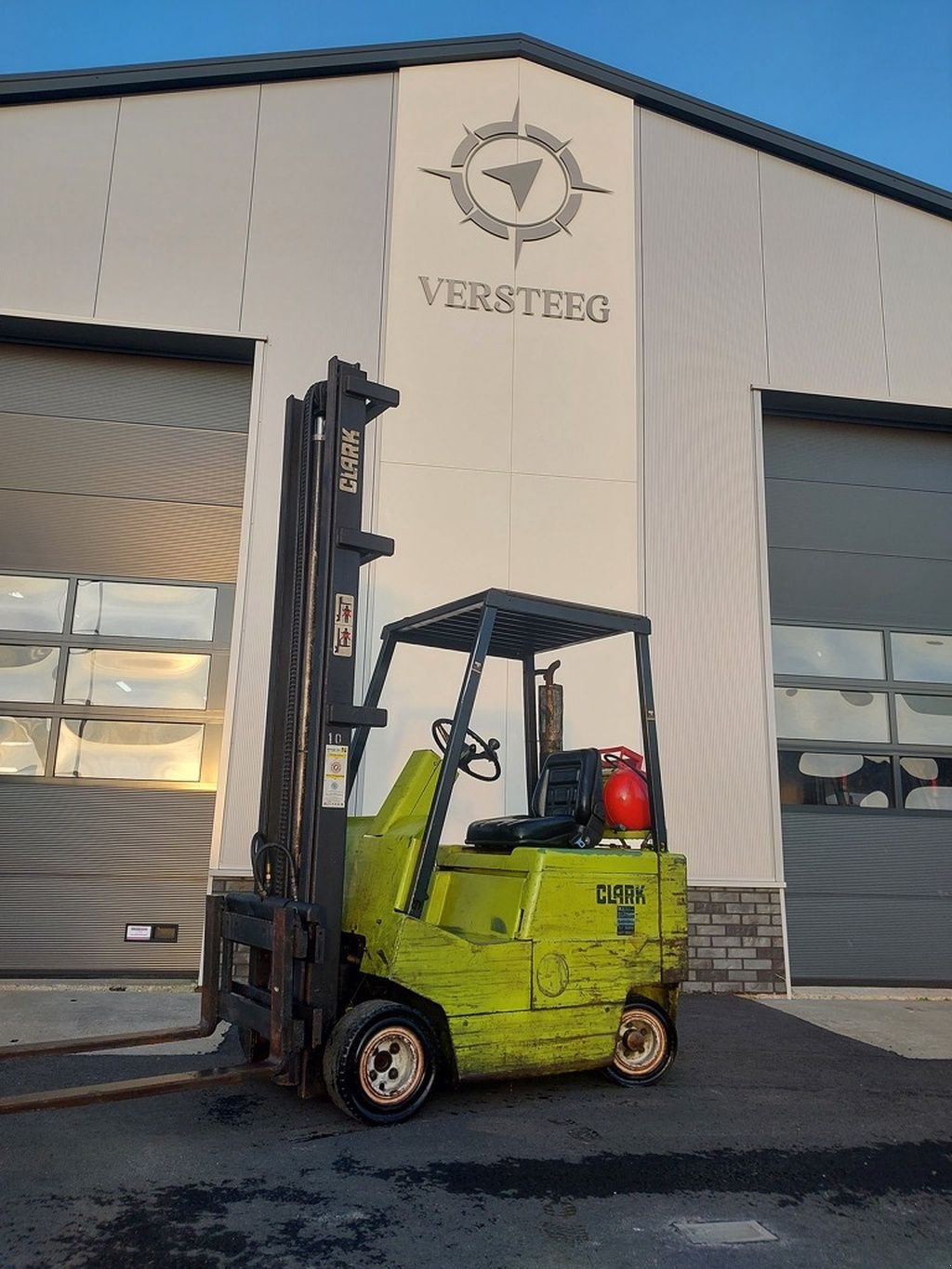 Frontstapler tipa Clark 1.5T, Gebrauchtmaschine u Swifterbant (Slika 1)