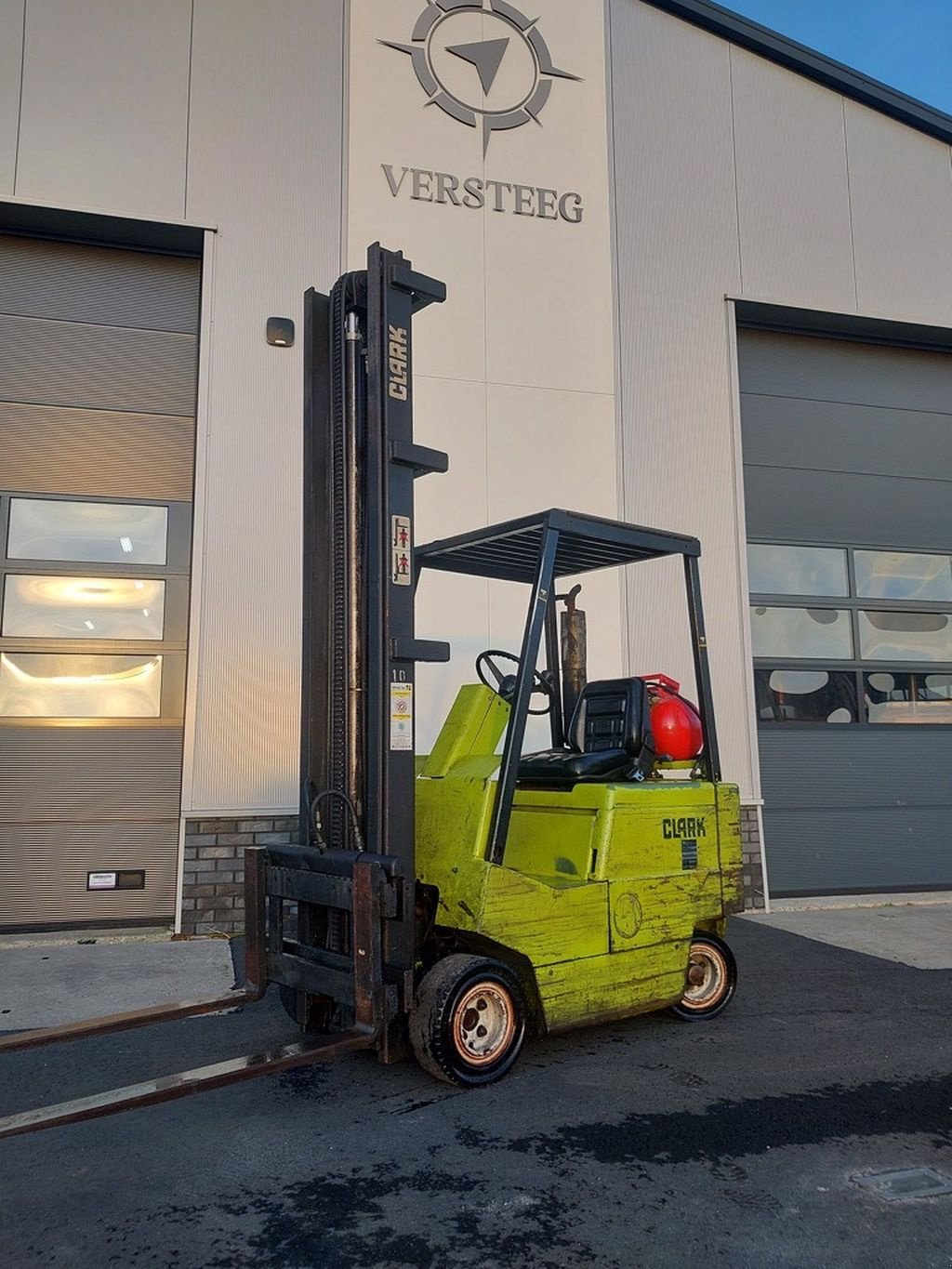 Frontstapler tipa Clark 1.5T, Gebrauchtmaschine u Swifterbant (Slika 3)