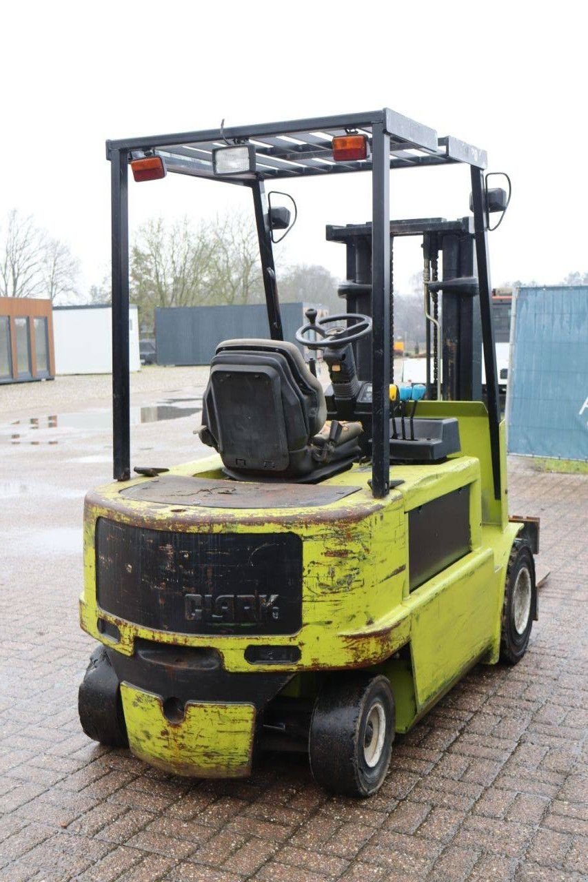 Frontstapler of the type Clark 30 S, Gebrauchtmaschine in Antwerpen (Picture 7)