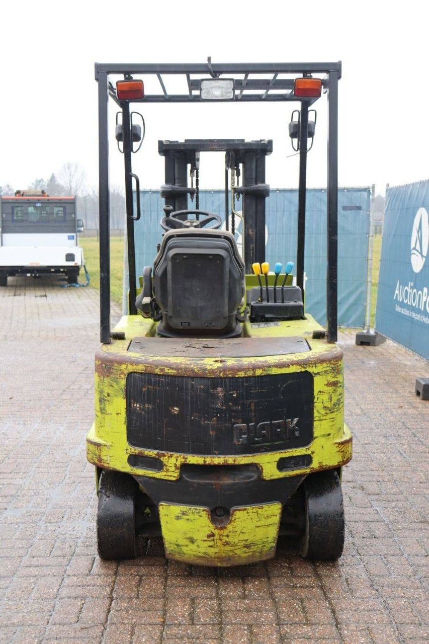 Frontstapler of the type Clark 30 S, Gebrauchtmaschine in Antwerpen (Picture 5)