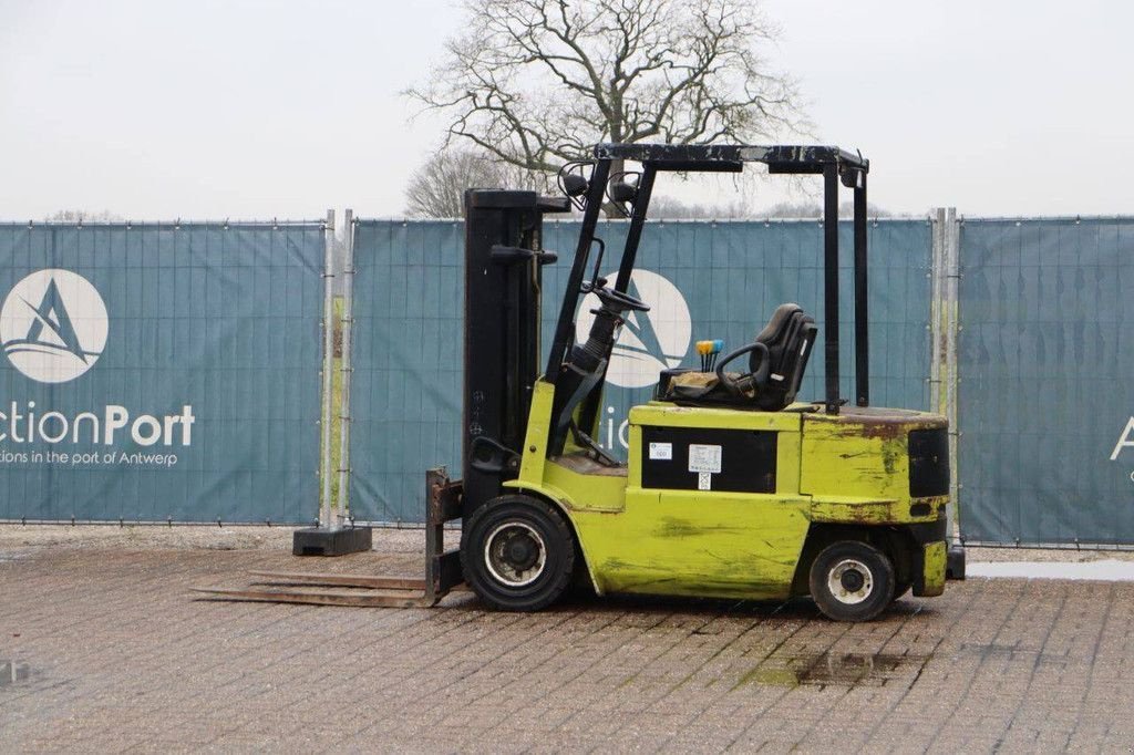 Frontstapler of the type Clark 30 S, Gebrauchtmaschine in Antwerpen (Picture 3)