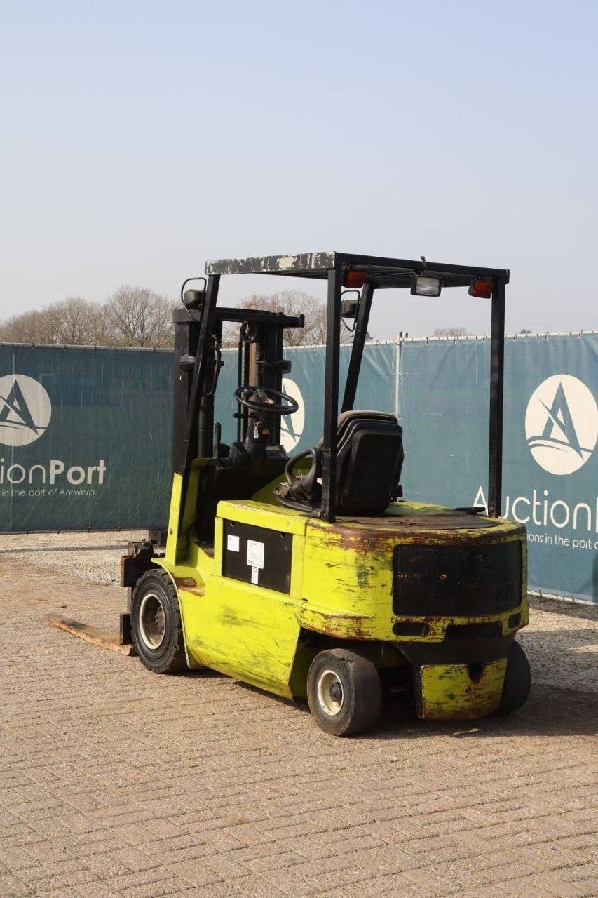 Frontstapler van het type Clark 30S, Gebrauchtmaschine in Antwerpen (Foto 4)