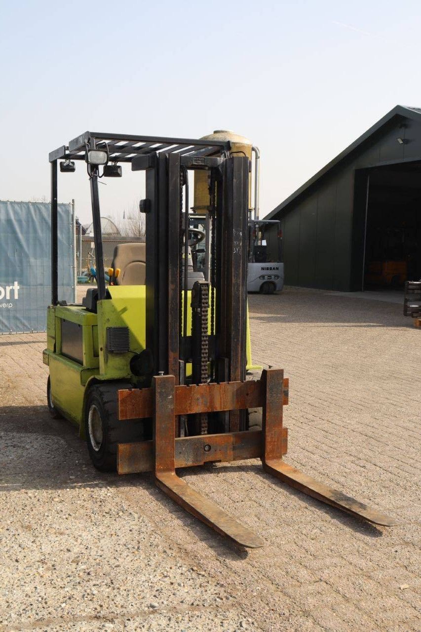 Frontstapler van het type Clark 30S, Gebrauchtmaschine in Antwerpen (Foto 8)