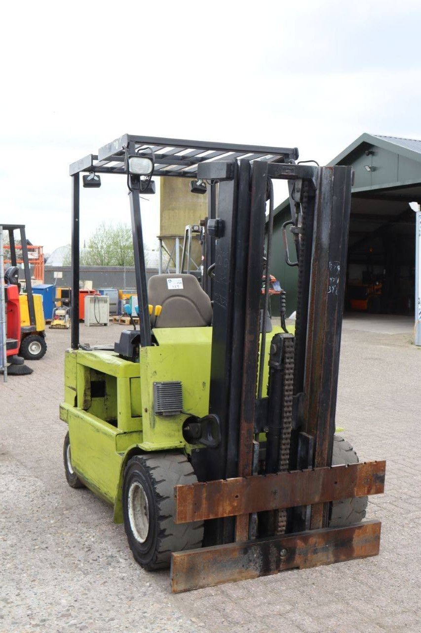 Frontstapler типа Clark 30S, Gebrauchtmaschine в Antwerpen (Фотография 7)