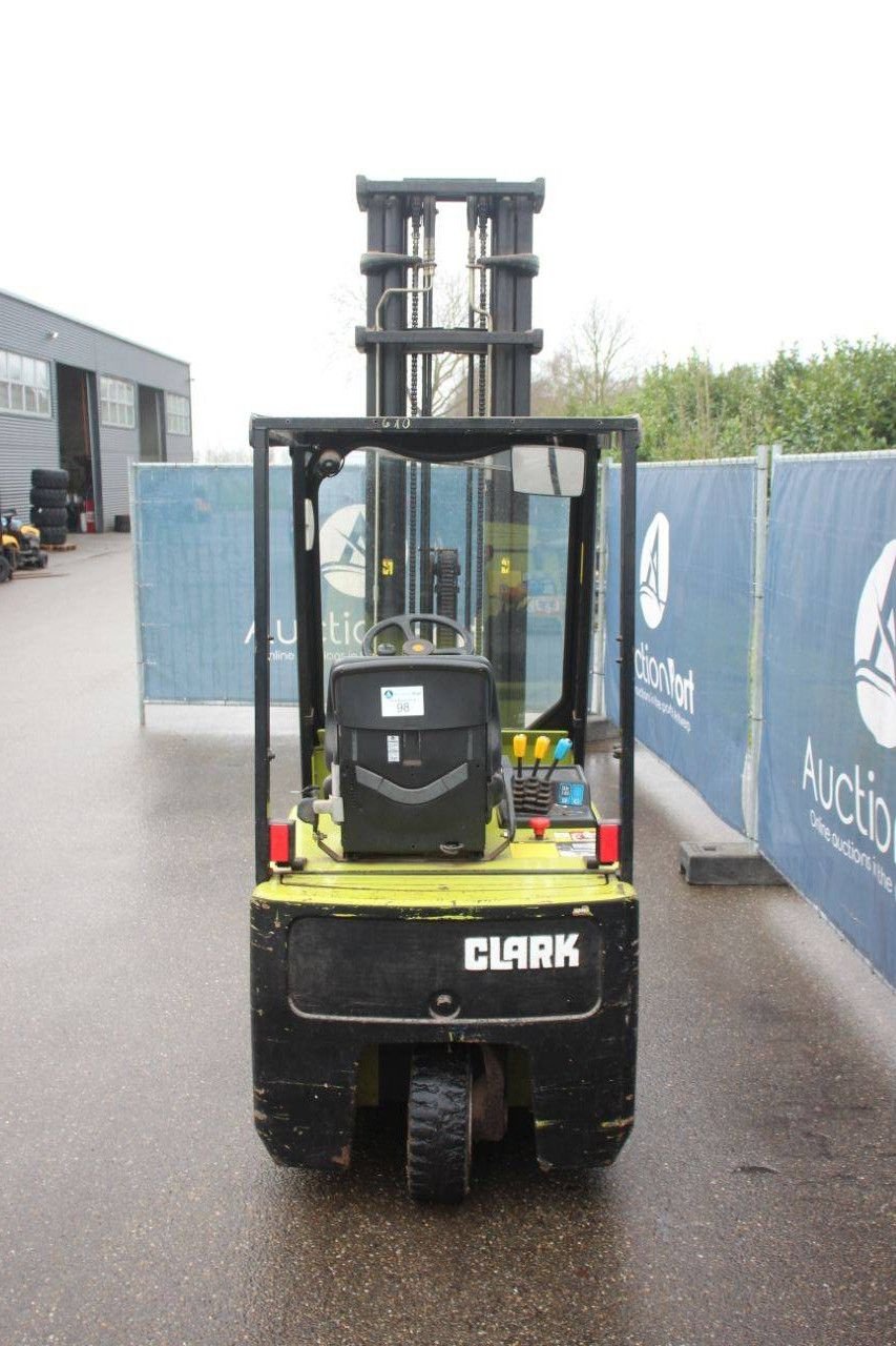 Frontstapler of the type Clark CTM 12, Gebrauchtmaschine in Antwerpen (Picture 4)