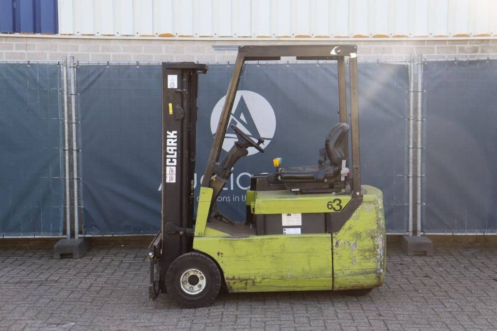 Frontstapler del tipo Clark CTM 16 S, Gebrauchtmaschine In Antwerpen (Immagine 2)