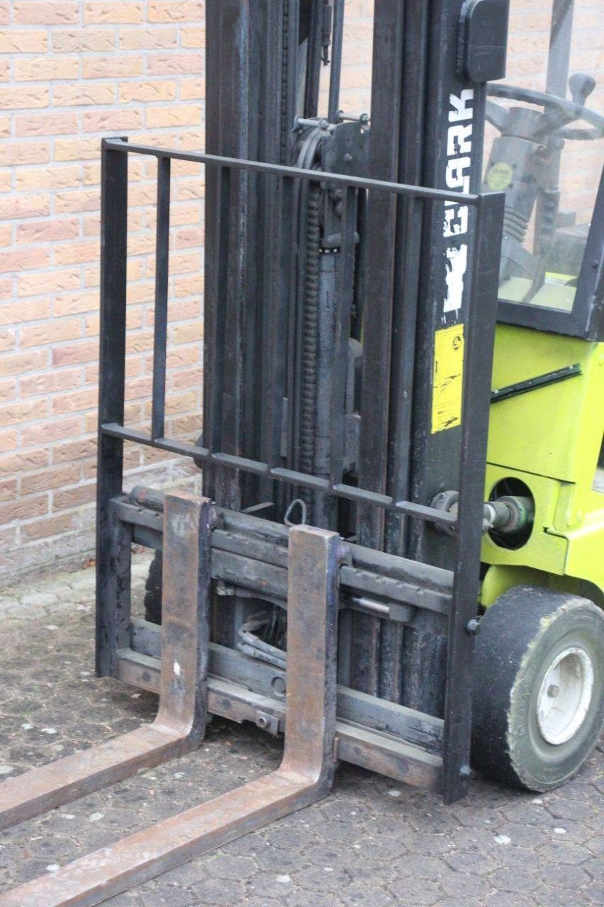Frontstapler del tipo Clark CTM 16S, Gebrauchtmaschine In Antwerpen (Immagine 11)