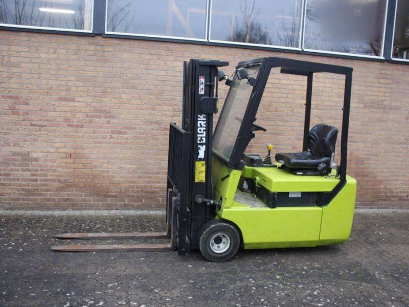 Frontstapler del tipo Clark CTM 16S, Gebrauchtmaschine In Antwerpen (Immagine 1)