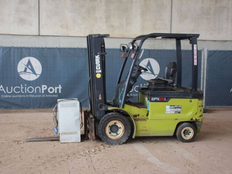 Frontstapler of the type Clark EPX25i, Gebrauchtmaschine in Antwerpen (Picture 1)