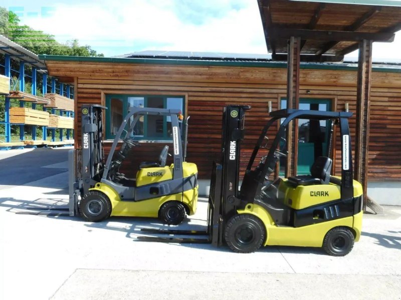 Frontstapler typu Clark g18d ( triplexfreihubmast 4,78m ) + ss + ls, Gebrauchtmaschine v ST. NIKOLAI/DR. (Obrázek 1)