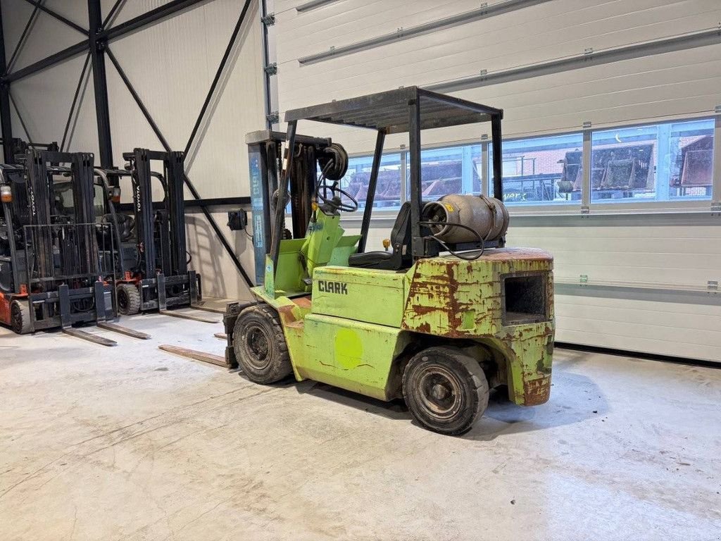 Frontstapler del tipo Clark GPM 25 N, Gebrauchtmaschine In Antwerpen (Immagine 4)
