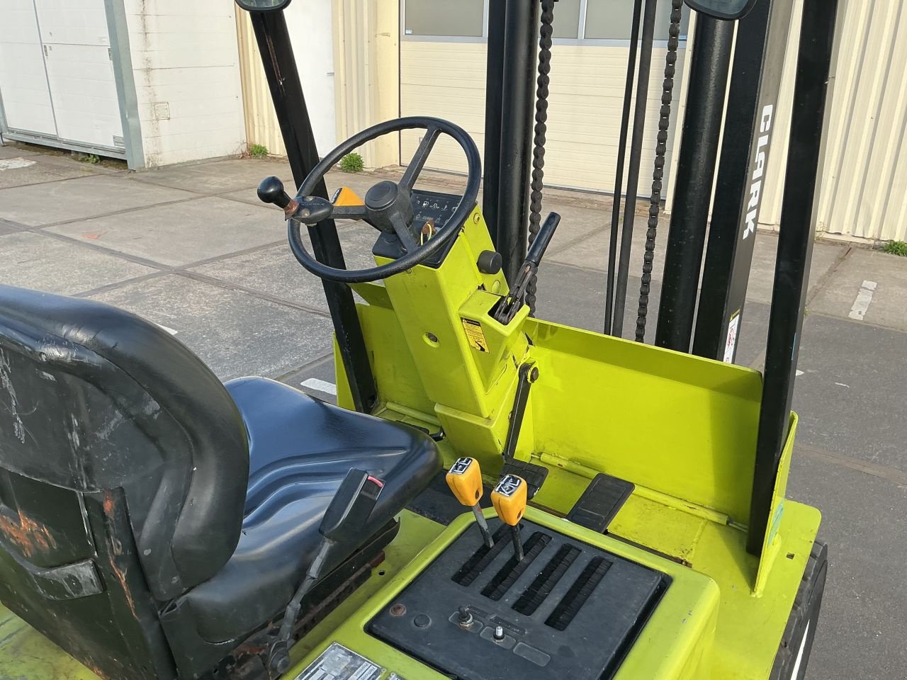 Frontstapler от тип Clark GPM 30 L, Gebrauchtmaschine в Etten Leur (Снимка 11)