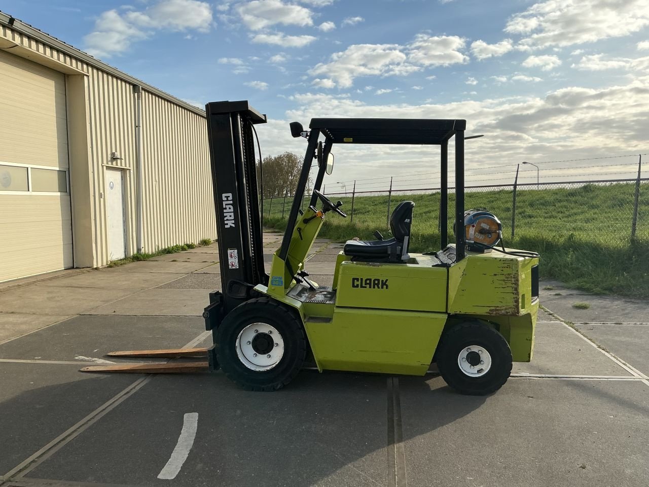 Frontstapler от тип Clark GPM 30 L, Gebrauchtmaschine в Etten Leur (Снимка 1)