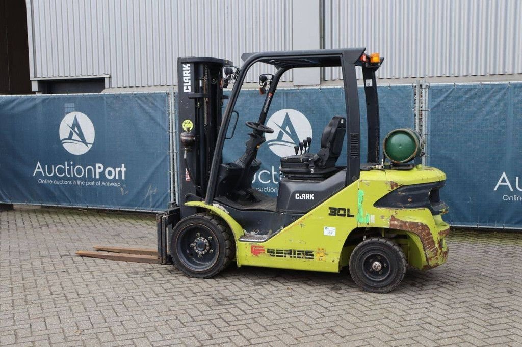 Frontstapler a típus Clark S30L, Gebrauchtmaschine ekkor: Antwerpen (Kép 3)