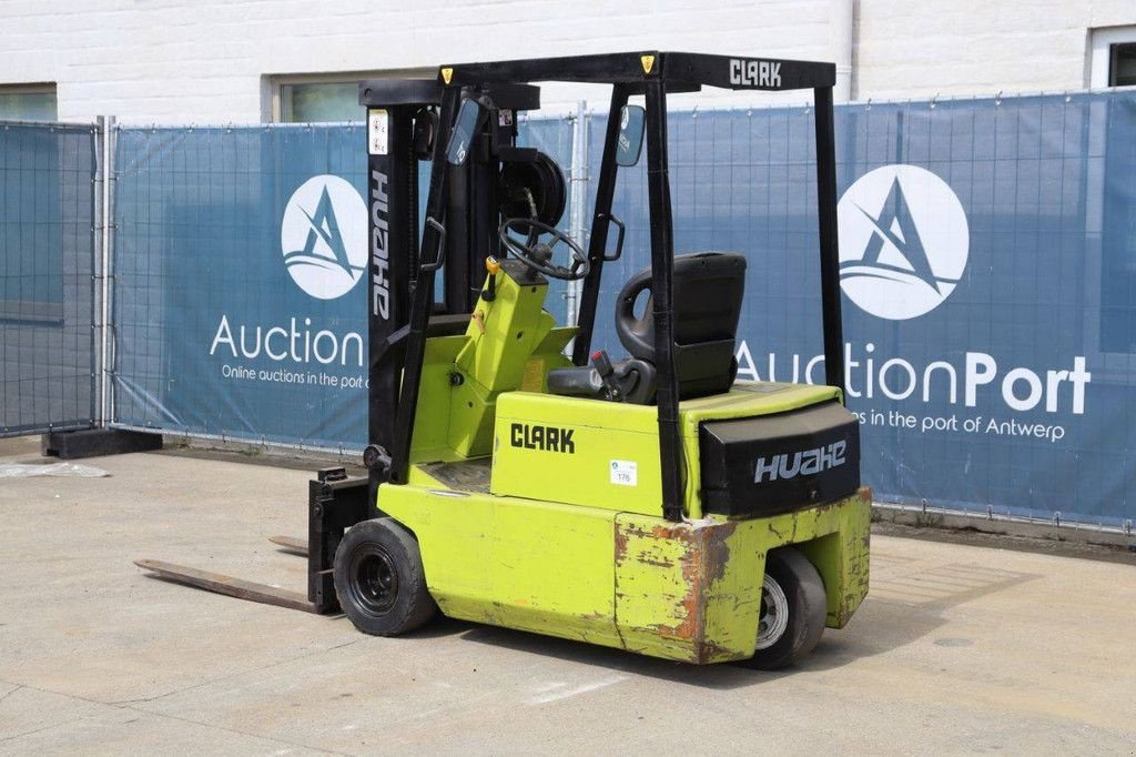 Frontstapler typu Clark TM 15, Gebrauchtmaschine v Antwerpen (Obrázek 4)