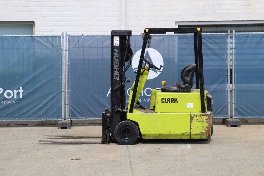 Frontstapler tip Clark TM 15, Gebrauchtmaschine in Antwerpen (Poză 2)
