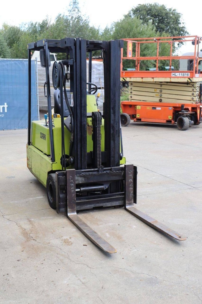 Frontstapler tip Clark TM 15, Gebrauchtmaschine in Antwerpen (Poză 8)