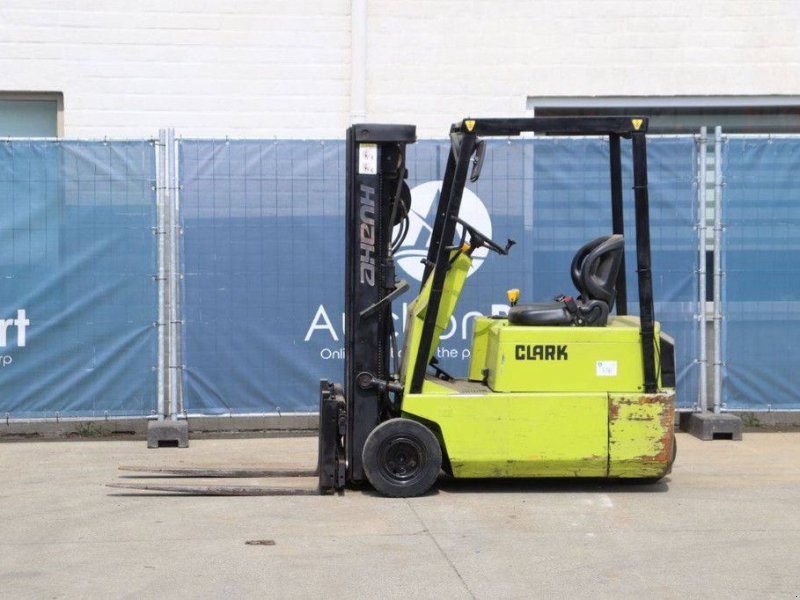 Frontstapler от тип Clark TM 15, Gebrauchtmaschine в Antwerpen (Снимка 1)